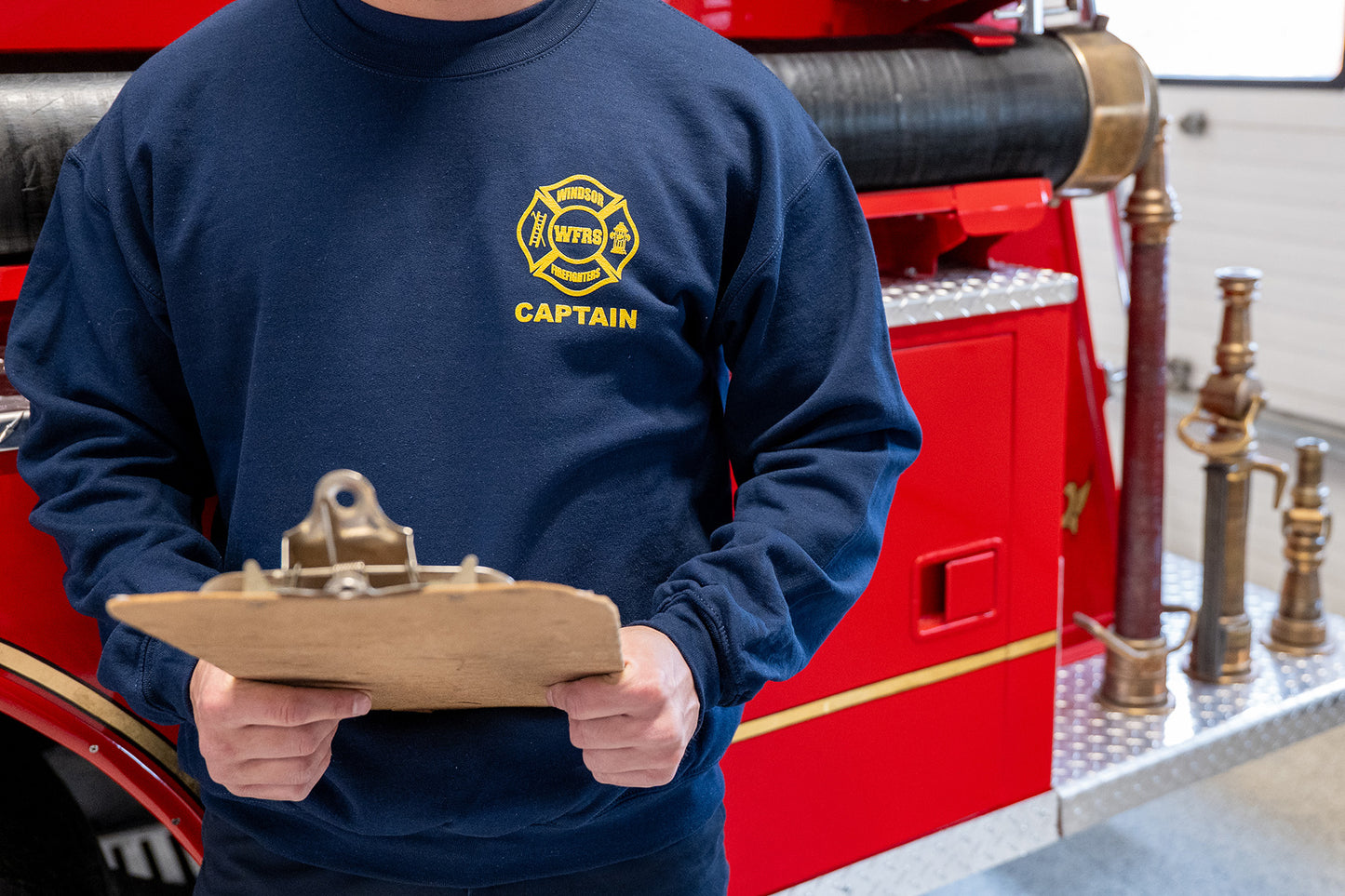 Captain - Crew Neck Sweater - No Station